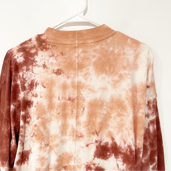 We The Free Free People Be Free Tie Dye Tee Long Sleeve Crew Neck Red/Cabernet - Picture 10 of 11